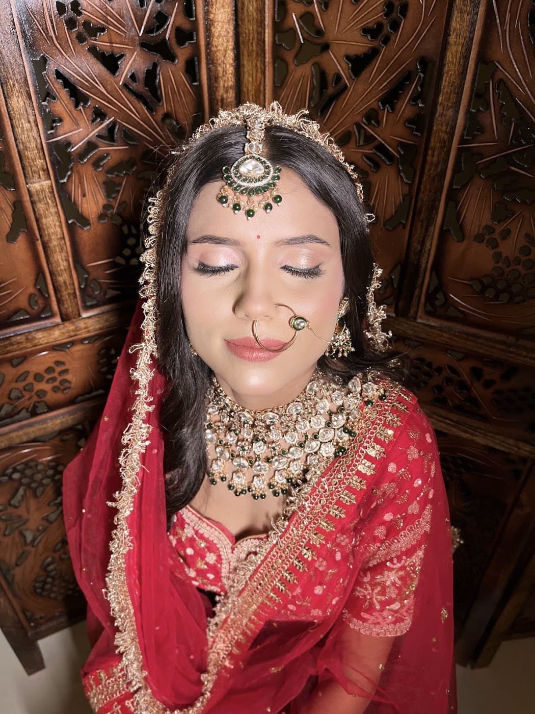 Bridal makeup with polki jewellery by Anuja Paul